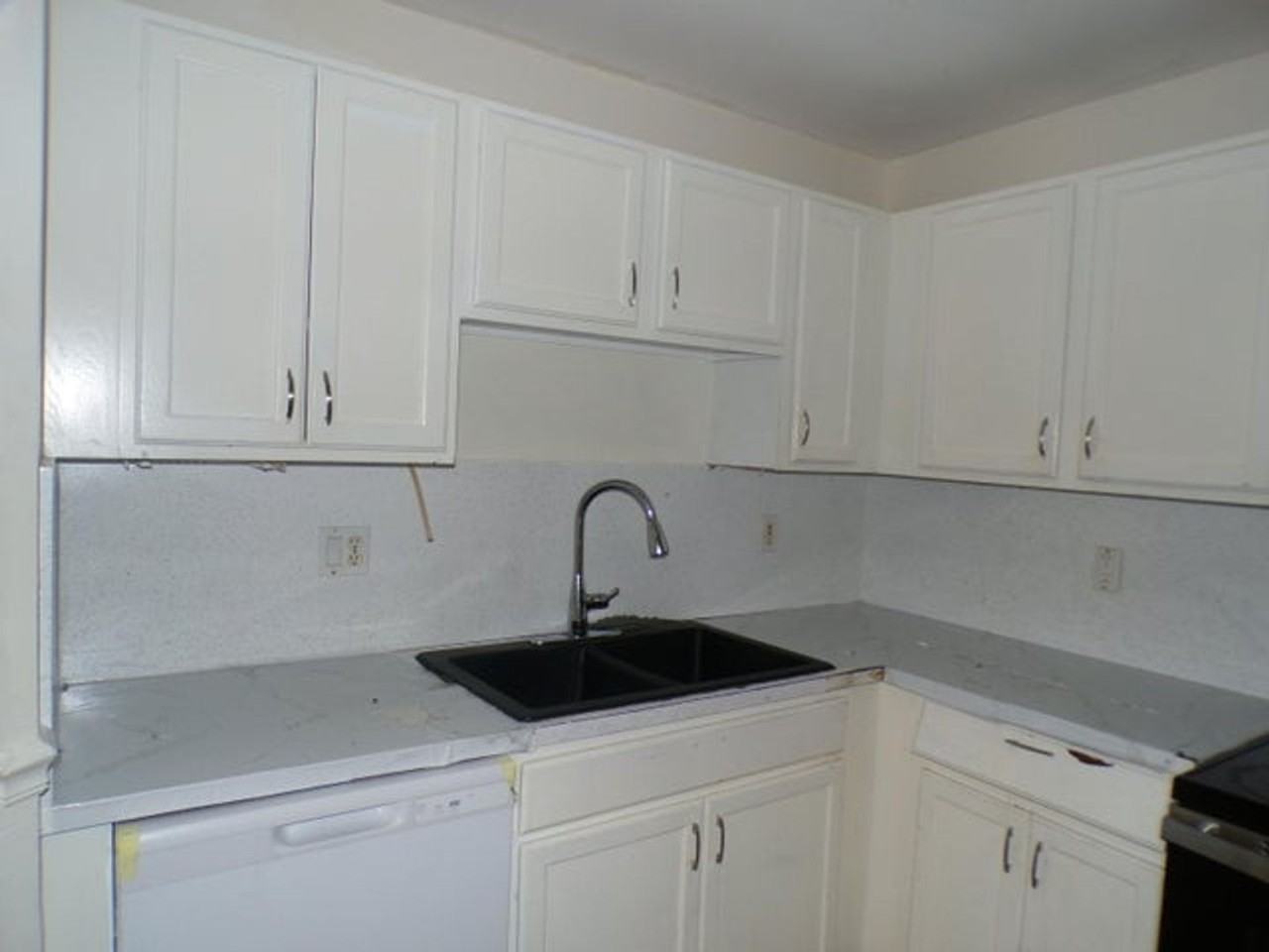 1620 Cetona Dr - Photo 6 of 10