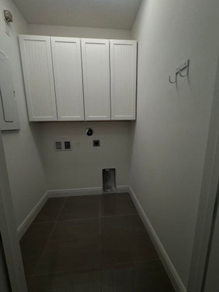 615 Windward Cir N - Photo 7 of 18