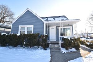 featured image of 1002 Oak St