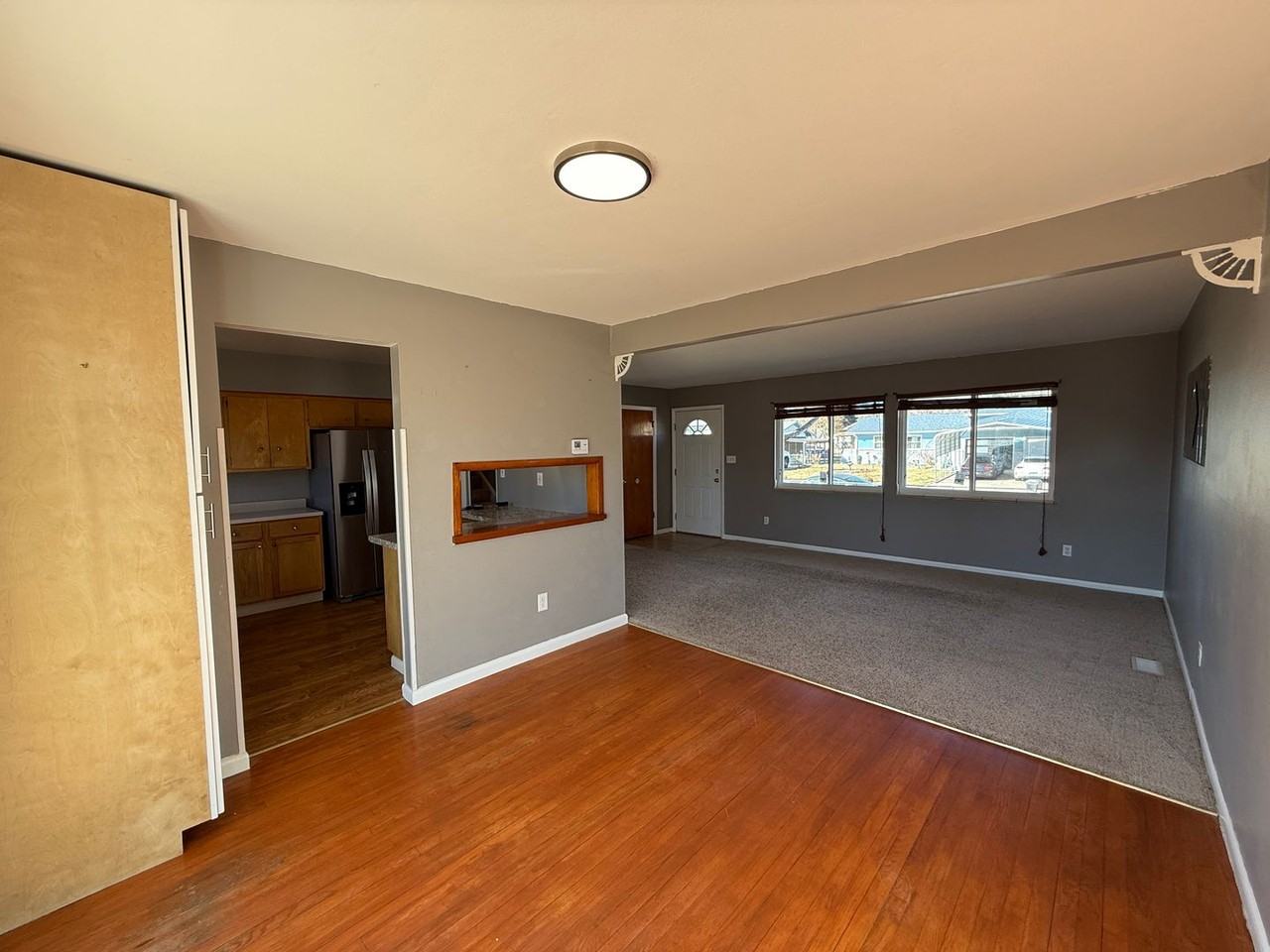 423 Niagara St - Photo 5 of 24