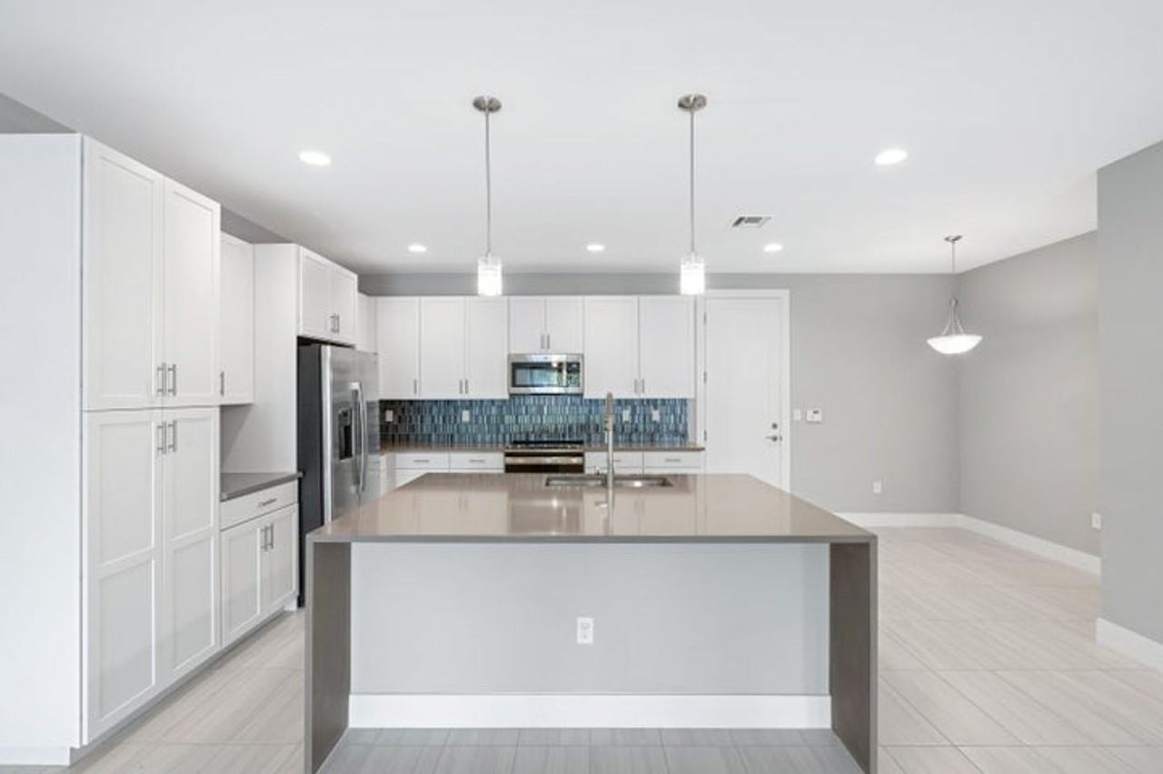 3748 Lambert Ave - Photo 4 of 11