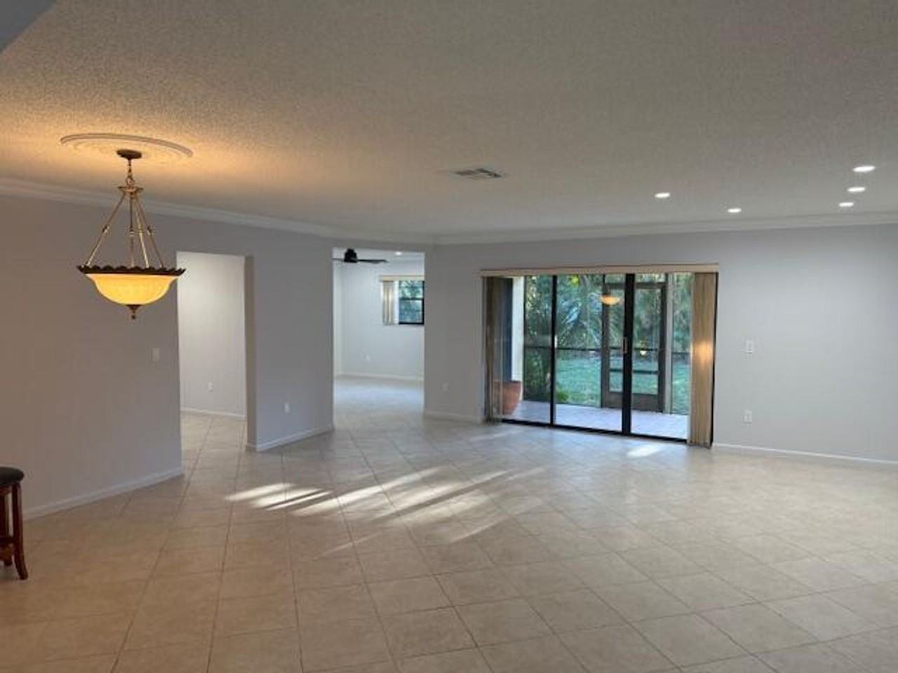 23160 Sw 53rd Ave - Photo 3 of 17
