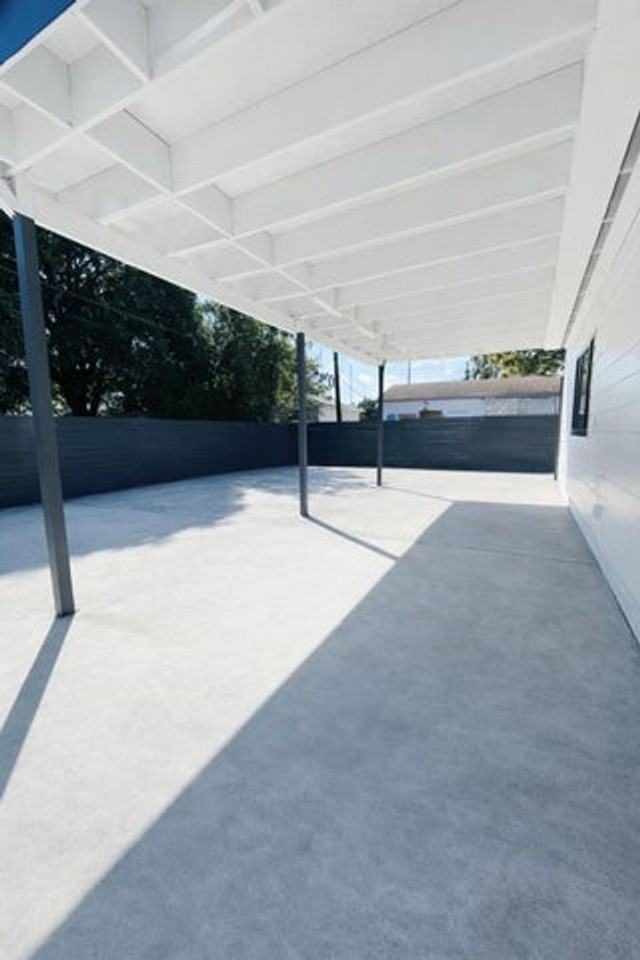 824 Winters St - Photo 4 of 10