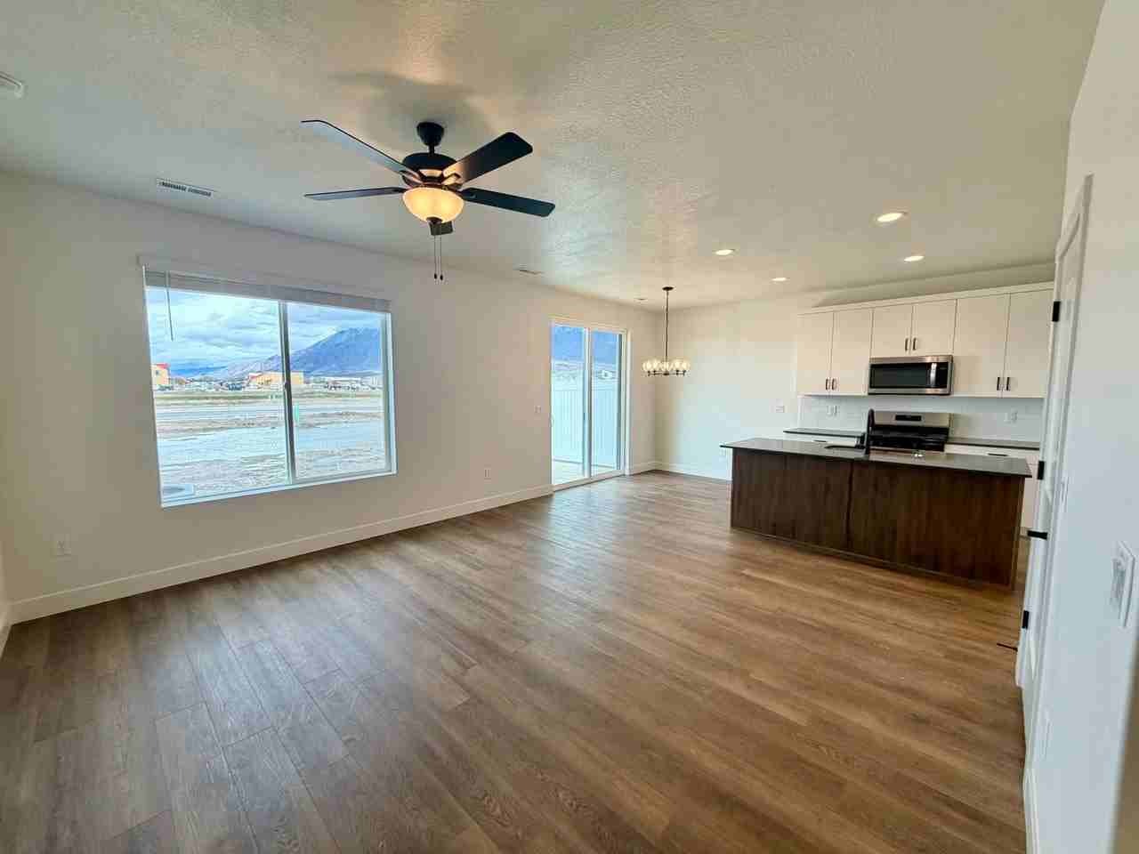 2776 W 2775 N - Photo 3 of 20