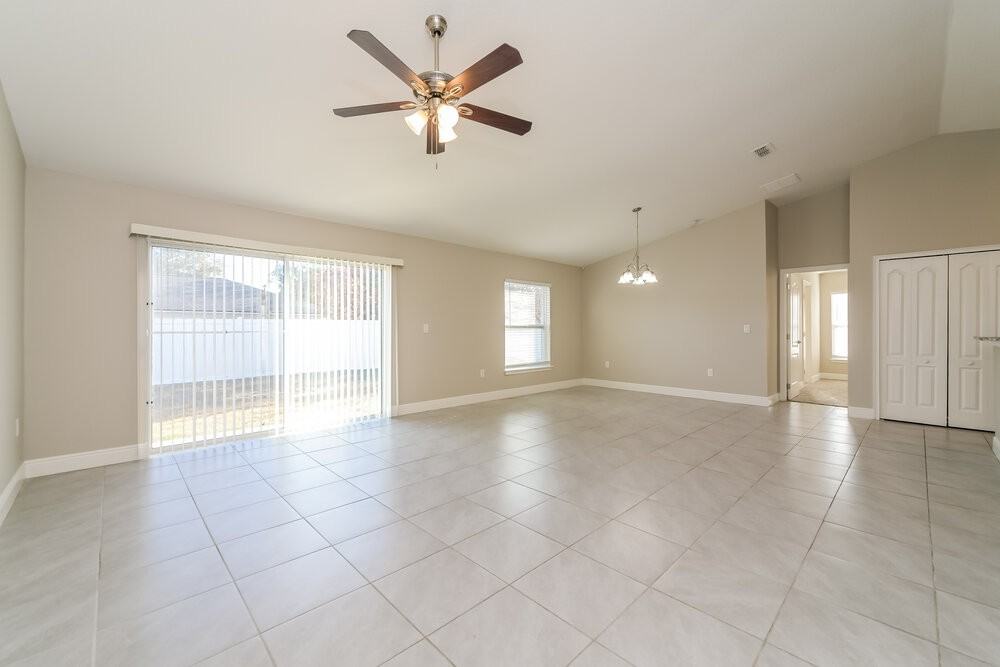 8 Bradford Ct - Photo 3 of 16