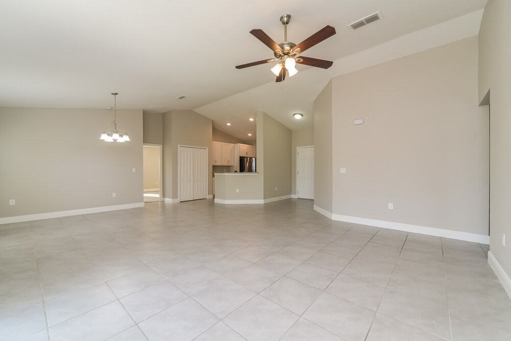 8 Bradford Ct - Photo 4 of 16