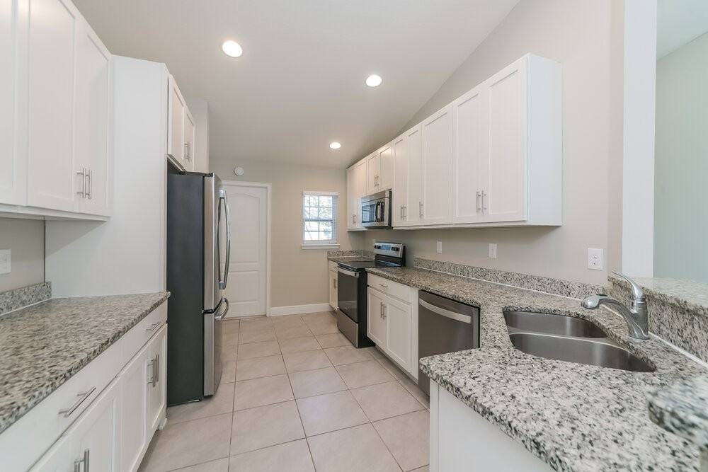 8 Bradford Ct - Photo 7 of 16