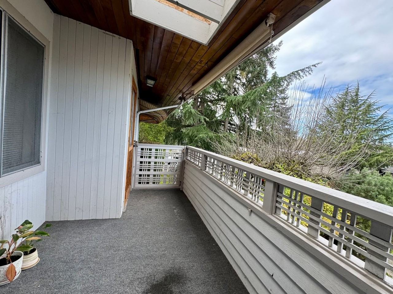 5016 Sand Point Pl Ne - Photo 2 of 21