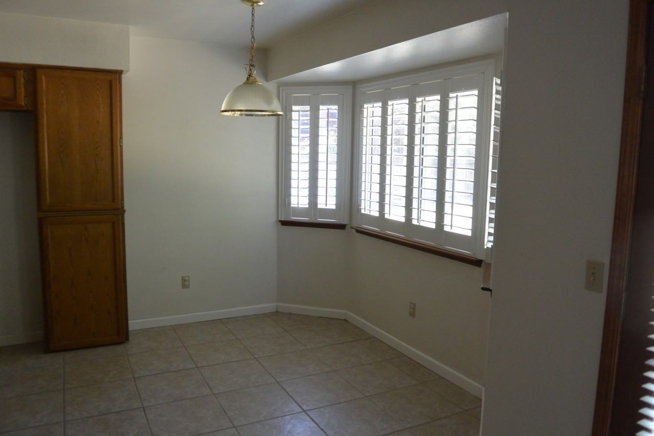 1229 S Peppertree Ct - Photo 6 of 7