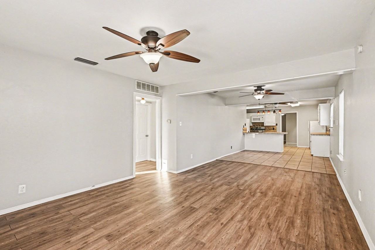 3720 Stanley Ave - Photo 4 of 25