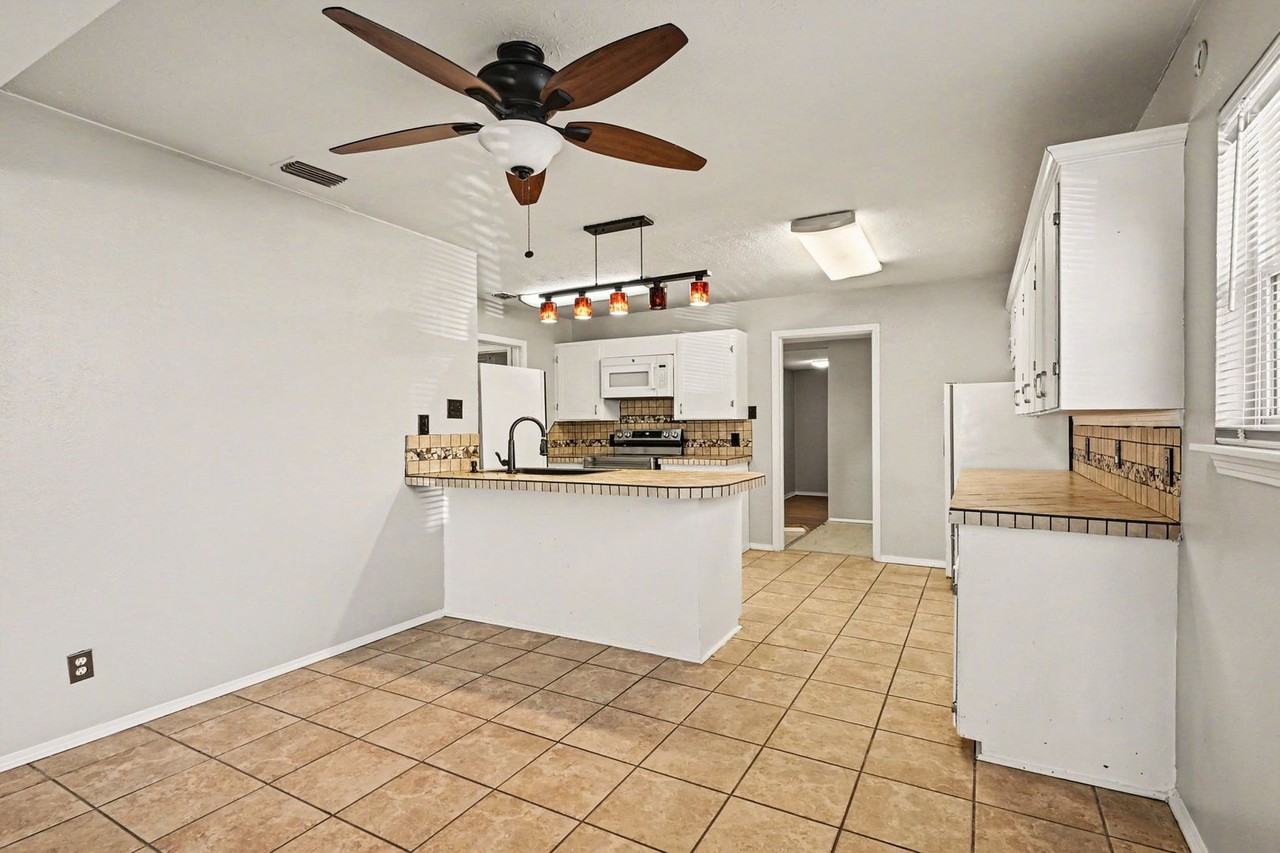 3720 Stanley Ave - Photo 7 of 25