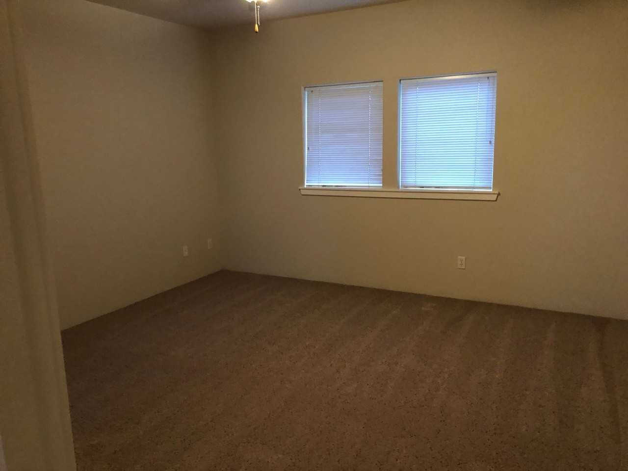 713 Sw Kinsington Ct - Photo 5 of 11