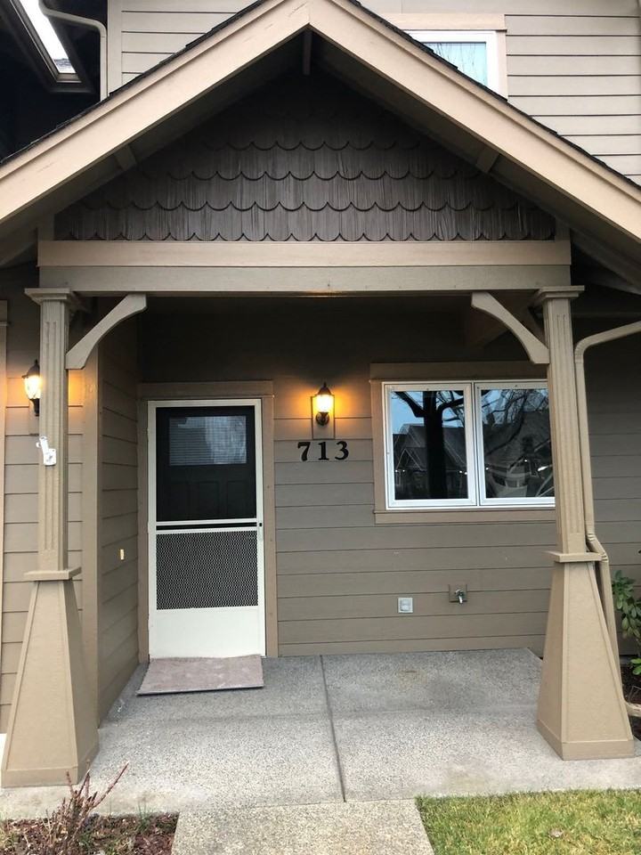 713 Sw Kinsington Ct - Photo 2 of 11