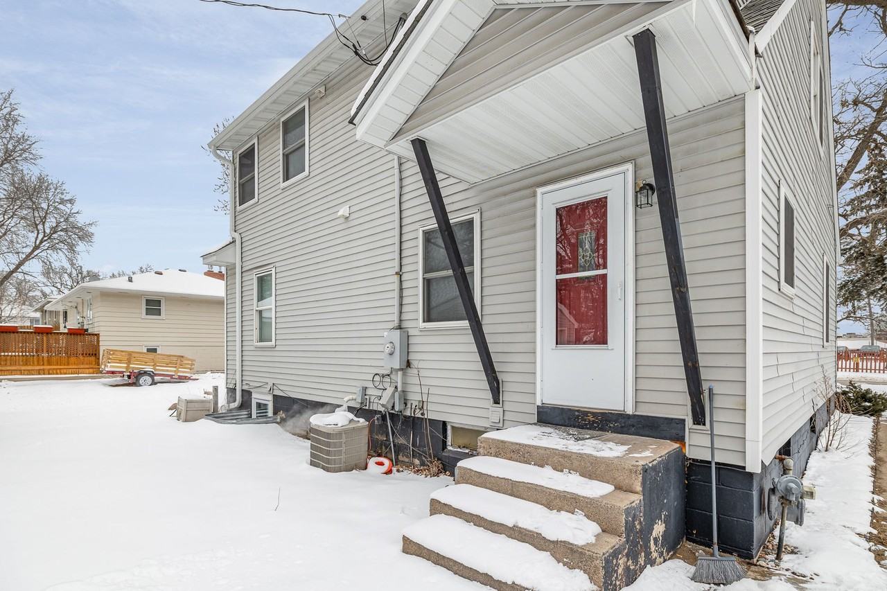 2153 Green - BRRE - Photo 4 of 9