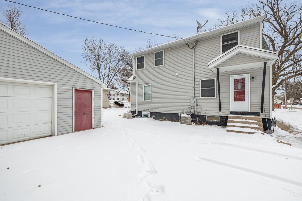 2153 Green - BRRE - Photo 6 of 9