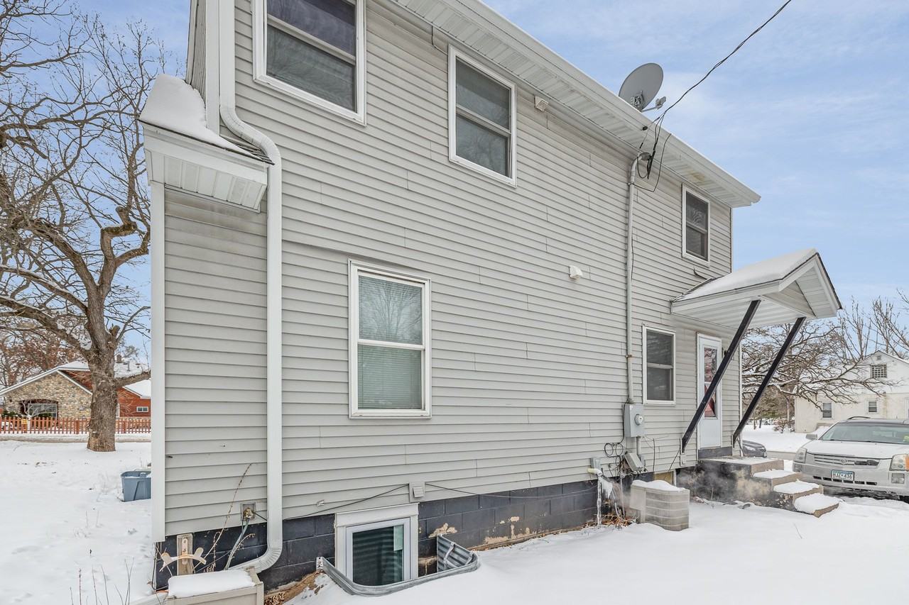 2153 Green - BRRE - Photo 7 of 9