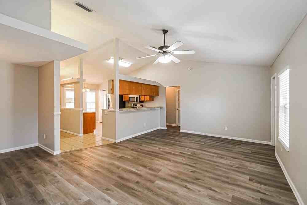 2204 Francis Lewis Ct - Photo 3 of 16