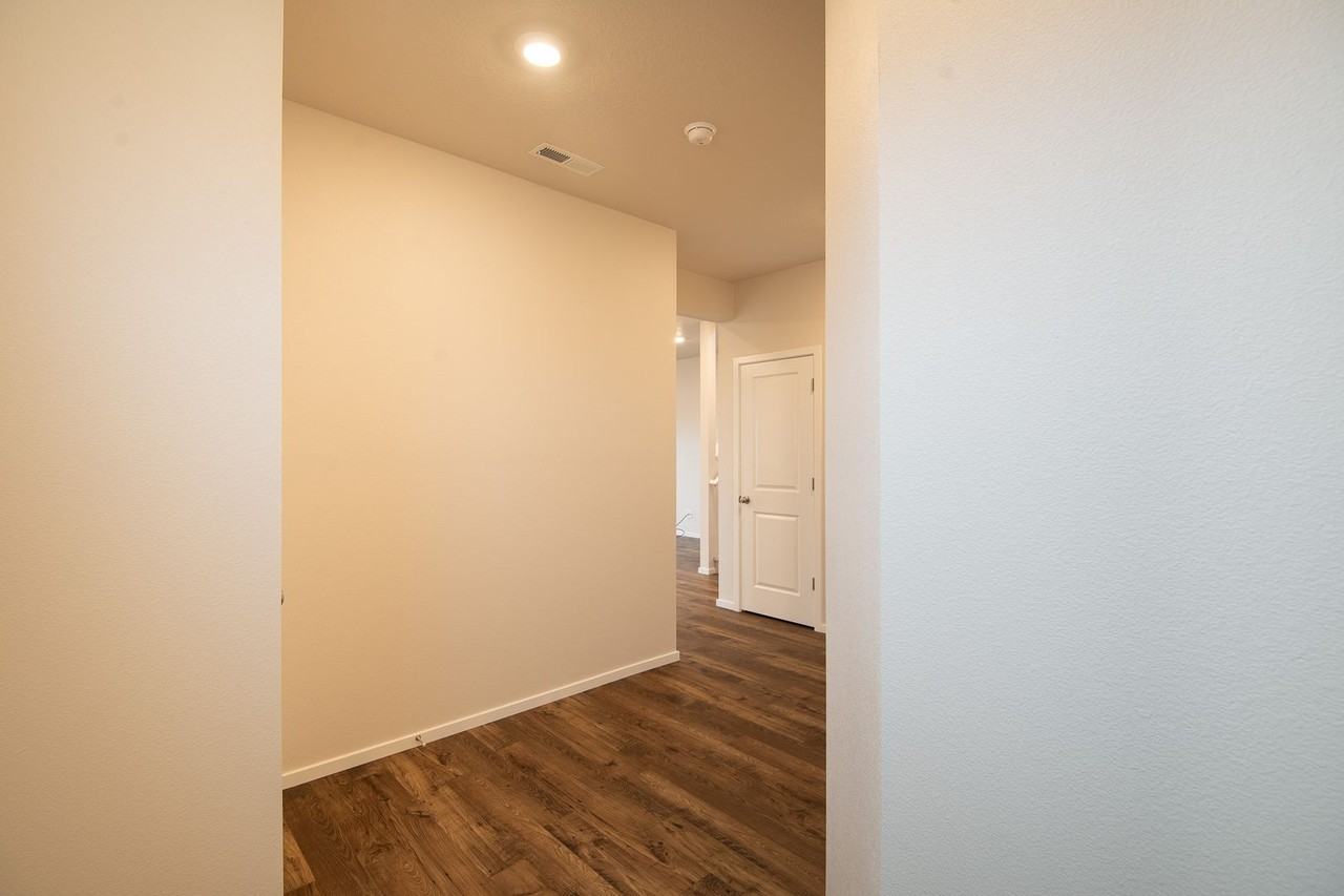 442 Lost Lake St Ne - Photo 3 of 34