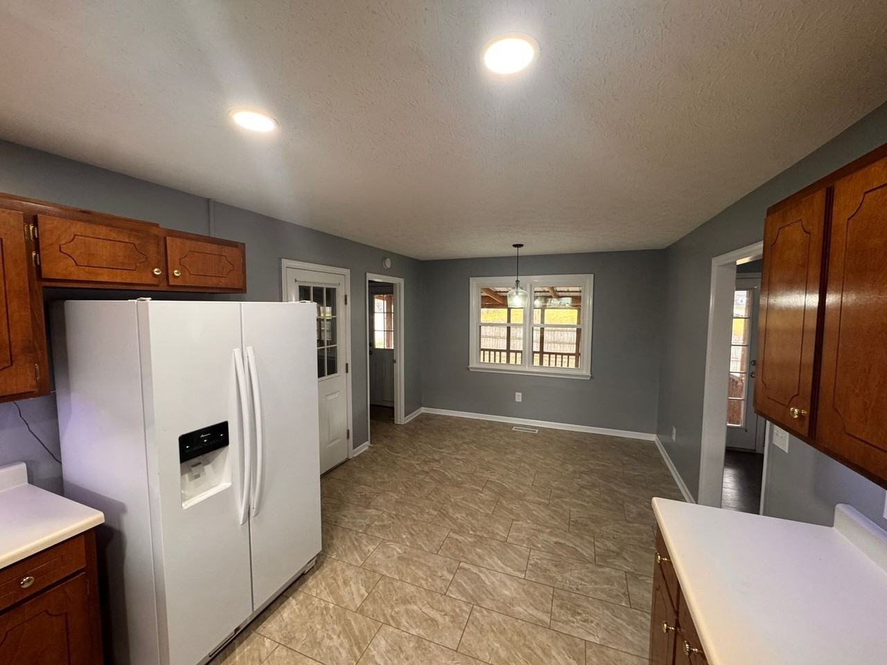 320 Jordan Ln Se - Photo 4 of 12