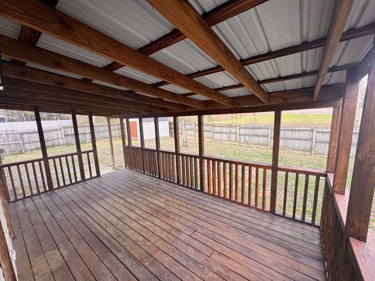 320 Jordan Ln Se - Photo 5 of 12