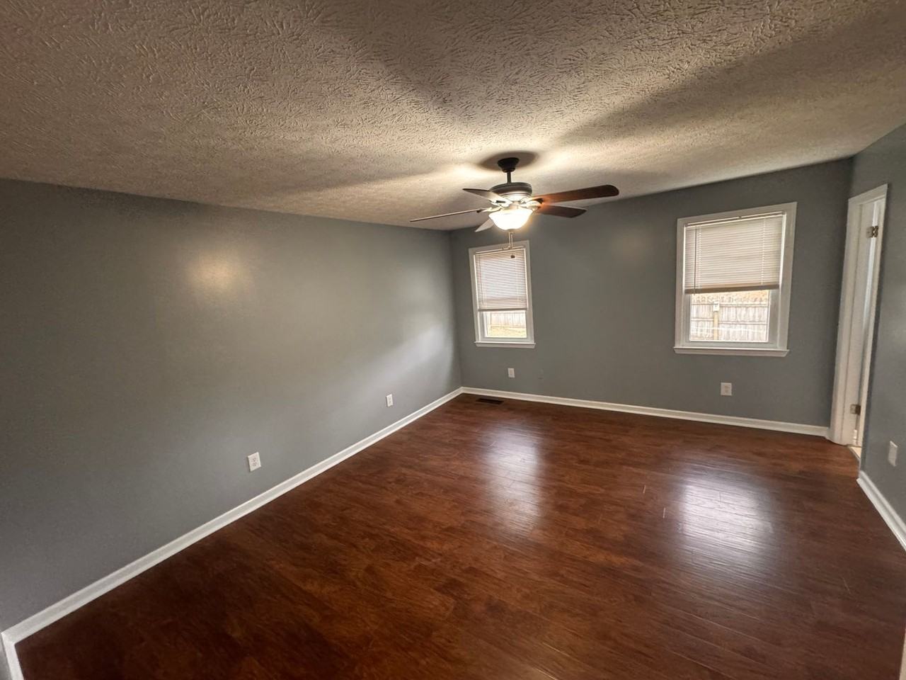 320 Jordan Ln Se - Photo 7 of 12