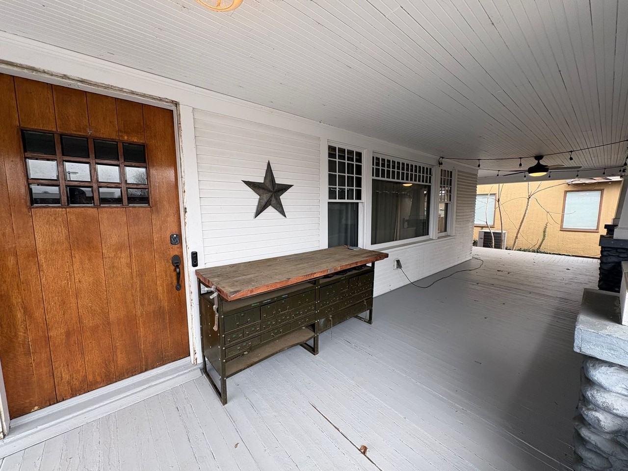 237 Basin St Sw - Photo 4 of 29