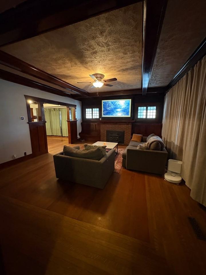 237 Basin St Sw - Photo 6 of 29