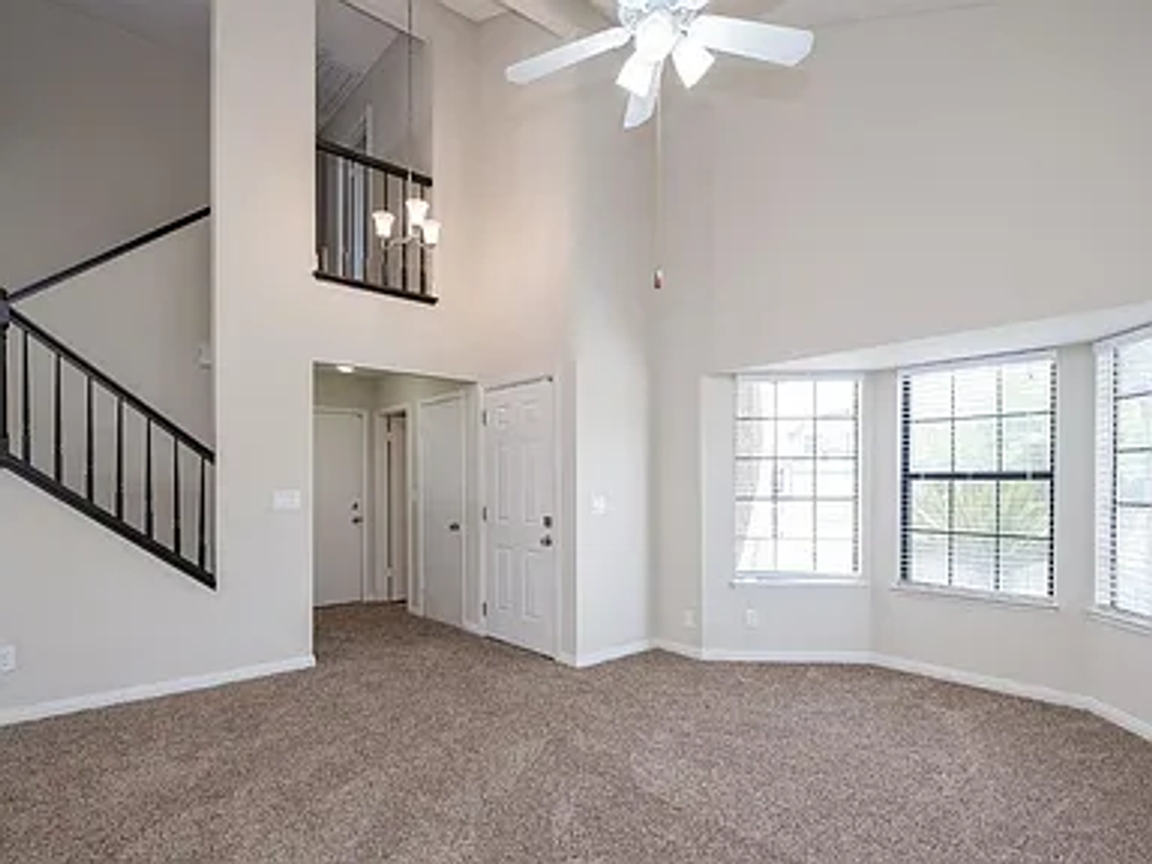 3316 Fiesta Ave - Photo 2 of 17