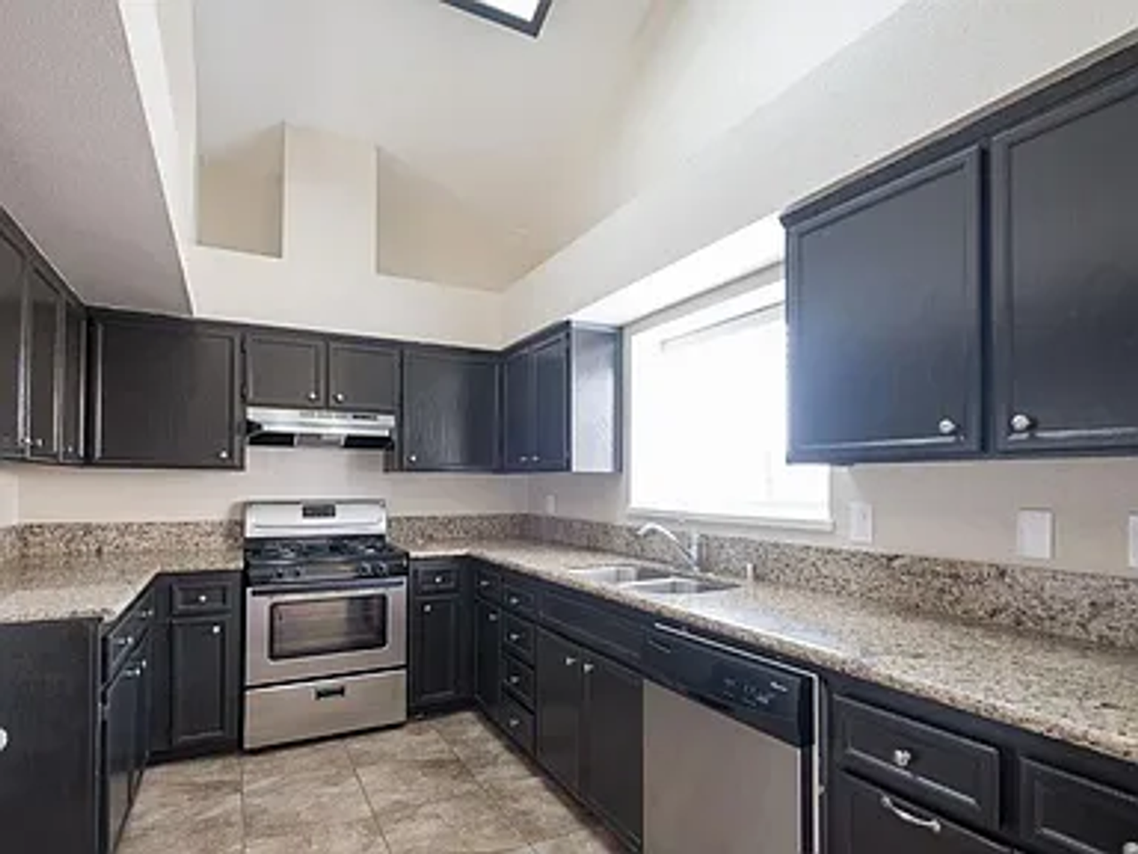 3316 Fiesta Ave - Photo 5 of 17