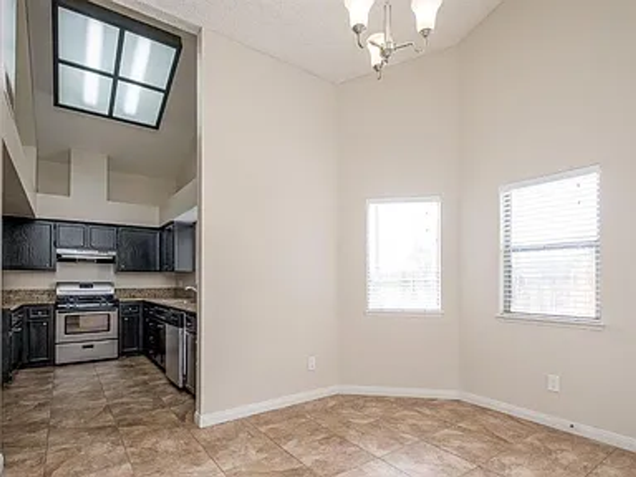 3316 Fiesta Ave - Photo 6 of 17