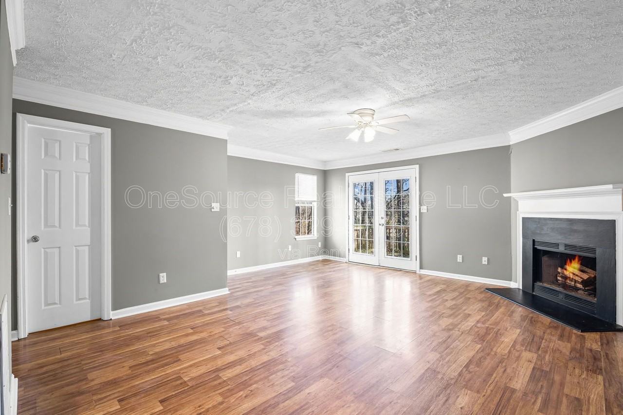 1892 Lakestone Way - Photo 7 of 34