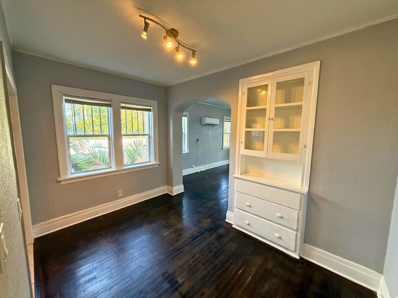 1637 Tyler St #3 - Photo 5 of 25