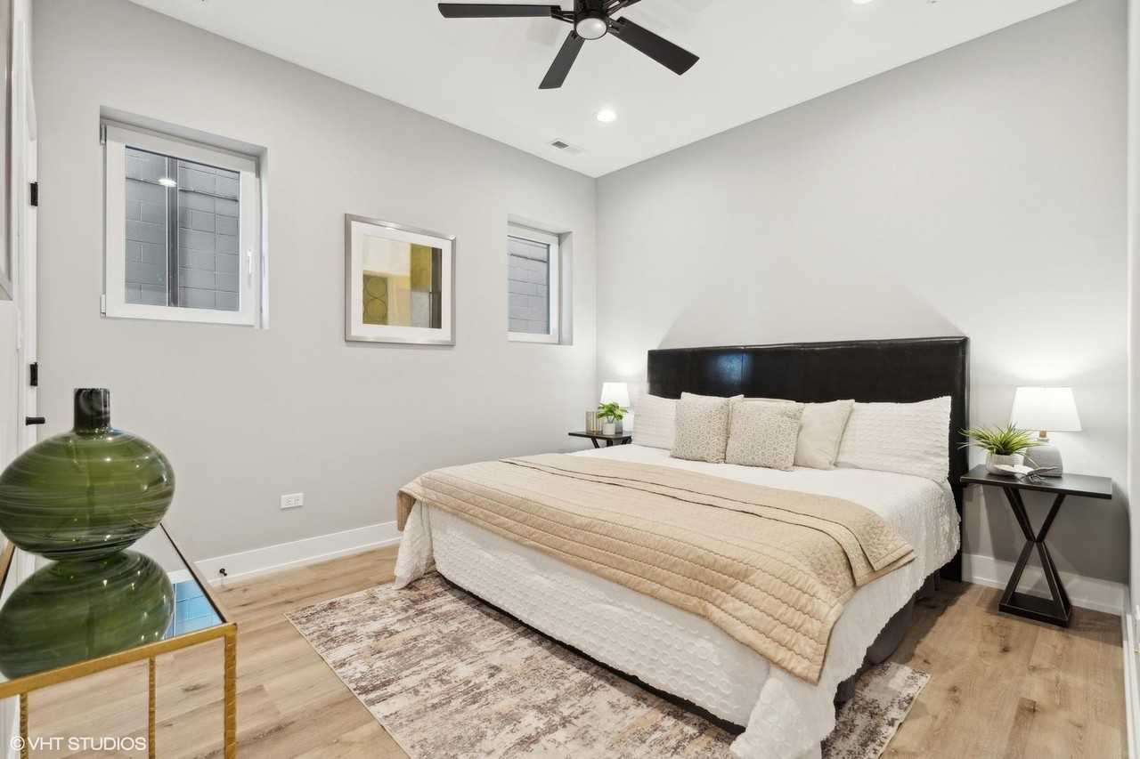 3341 N Sheffield Ave #4N - Photo 4 of 20