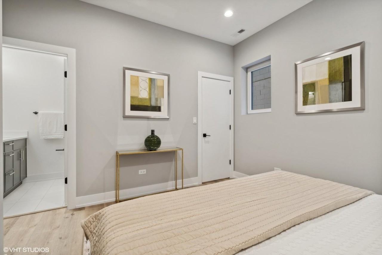 3341 N Sheffield Ave #4N - Photo 5 of 20