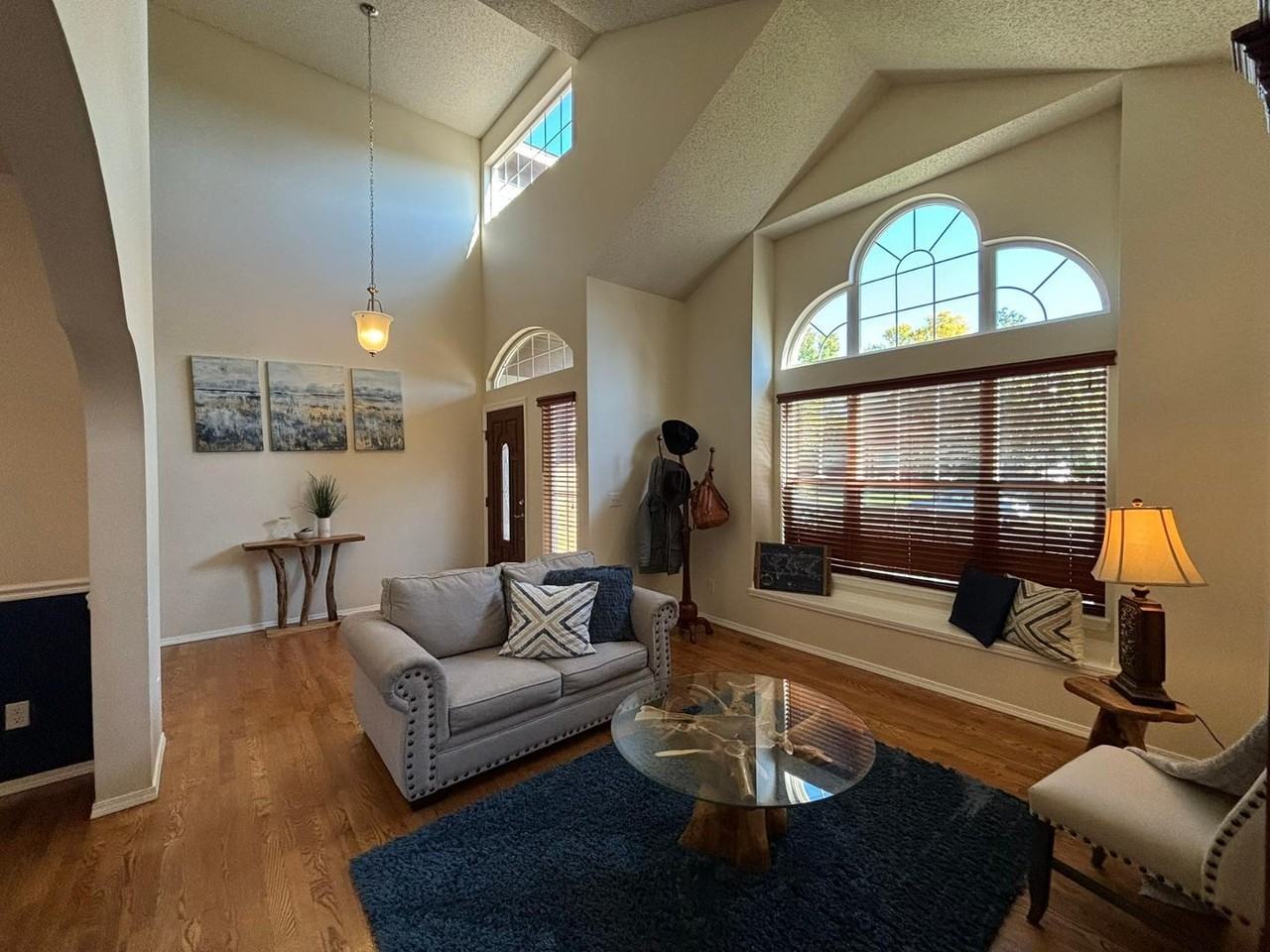 8950 Rochester Dr - Photo 4 of 22