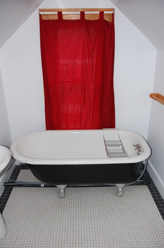 372 N Main St - Photo 7 of 11