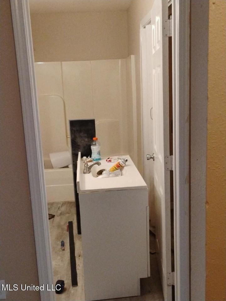 1339 Foxwood Pl - Photo 5 of 7