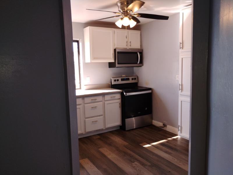 2627 N 27th St #10 - Photo 3 of 5