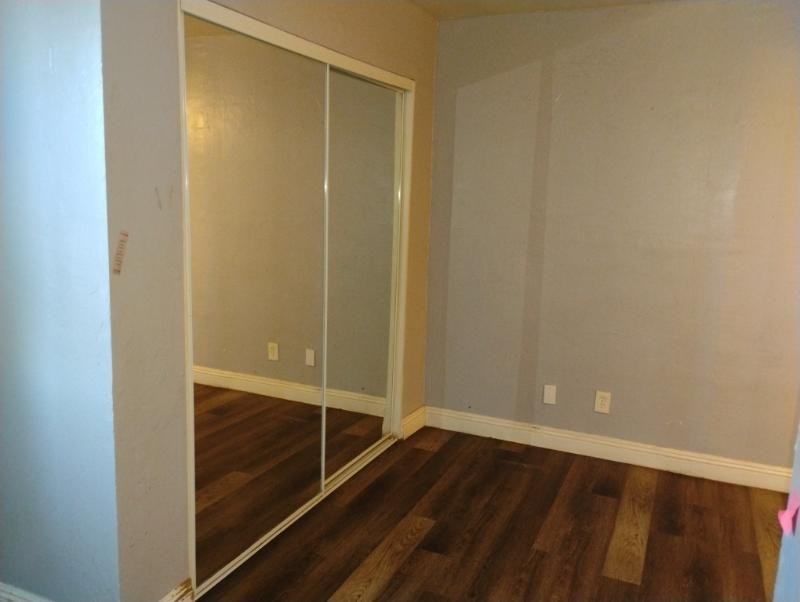 2627 N 27th St #10 - Photo 4 of 5