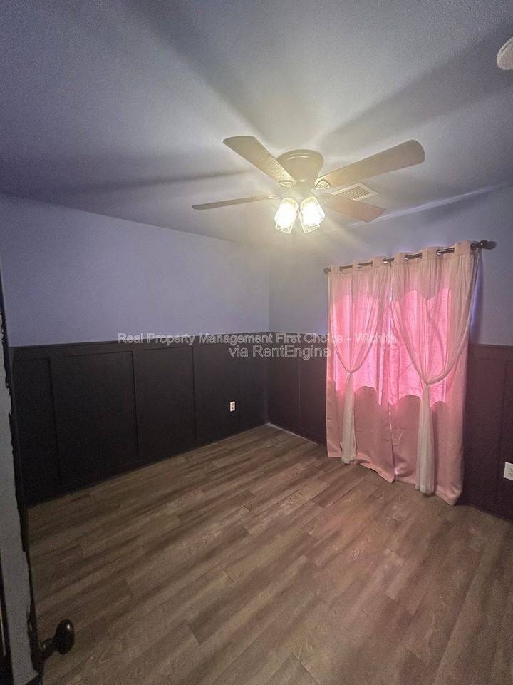 200 S Lamar Ave - Photo 3 of 10
