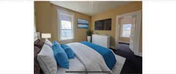 featured image of 1026 Poplar Grove St #4