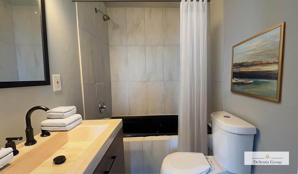 2018 N Monroe St #2 - Photo 6 of 7