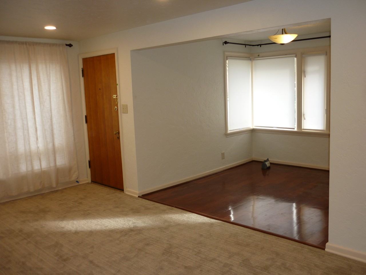 12509 26th Ave Ne - Photo 4 of 7