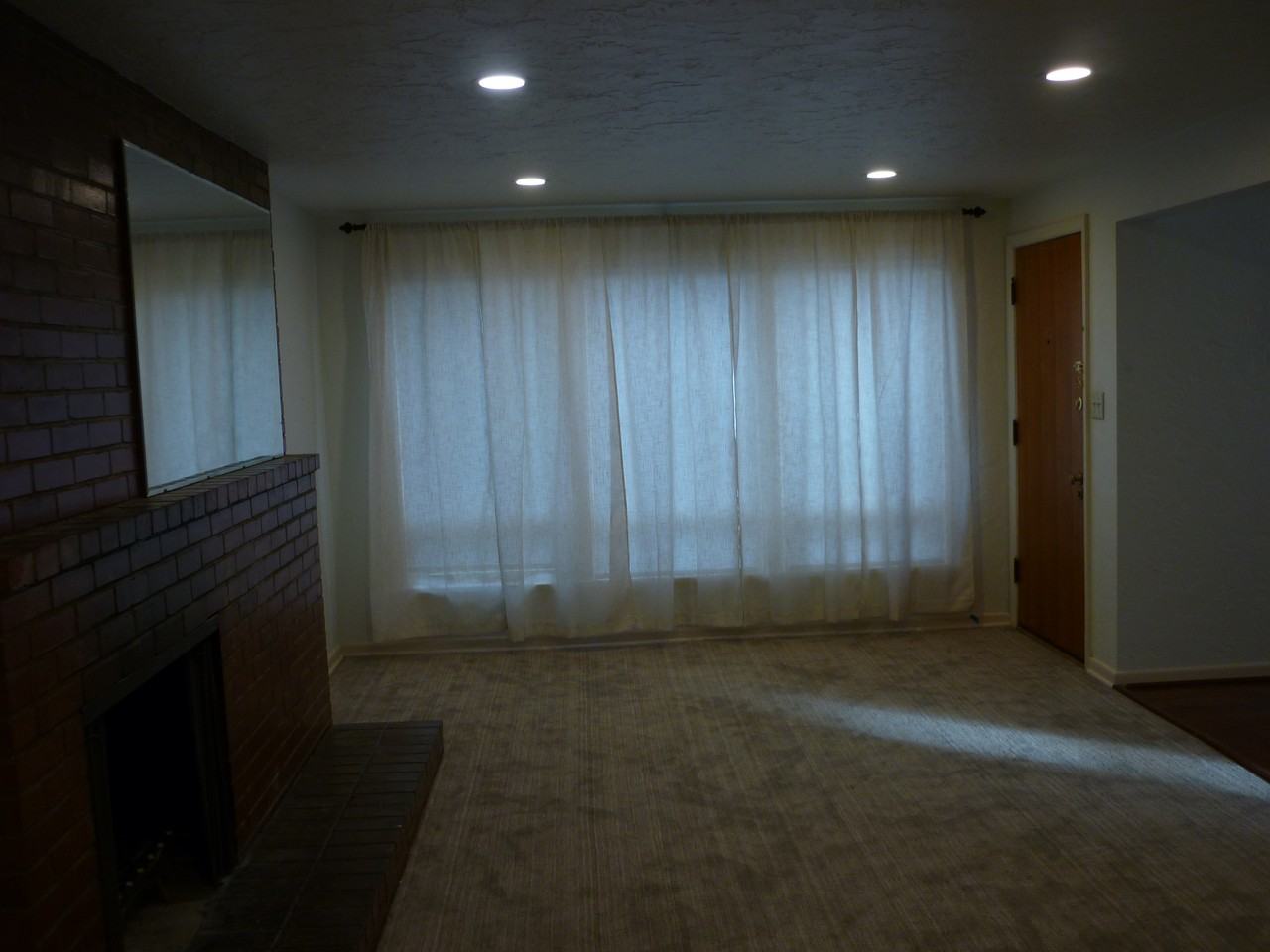 12509 26th Ave Ne - Photo 5 of 7