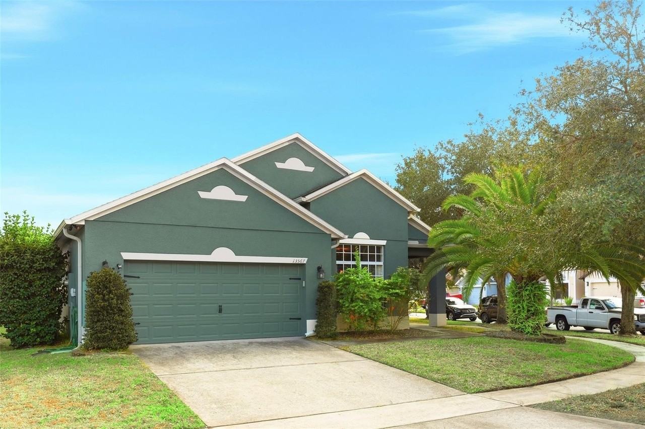 13567 Mirror Lake Dr - Photo 2 of 26