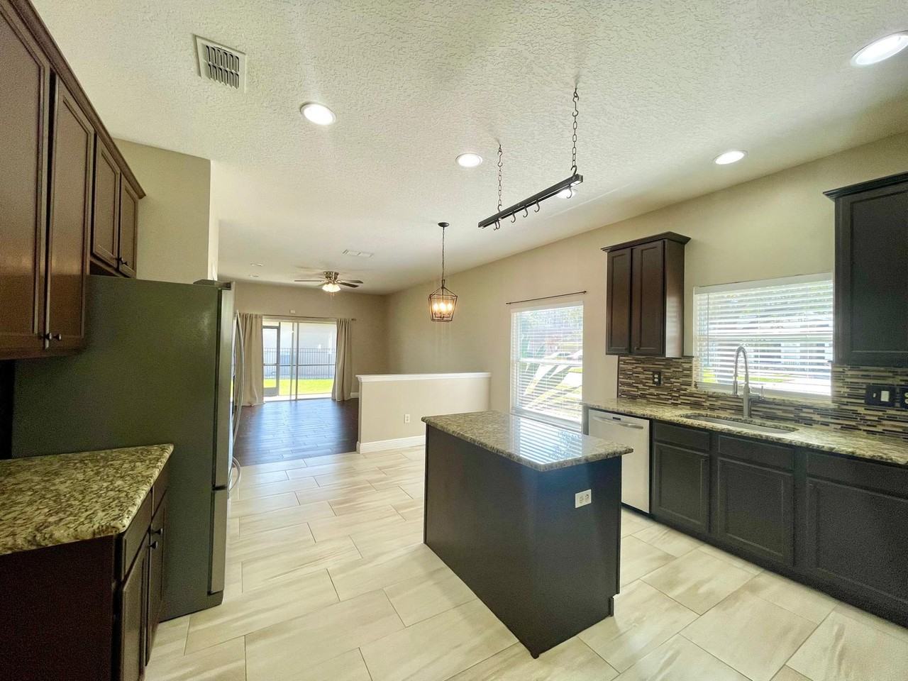 13567 Mirror Lake Dr - Photo 6 of 26