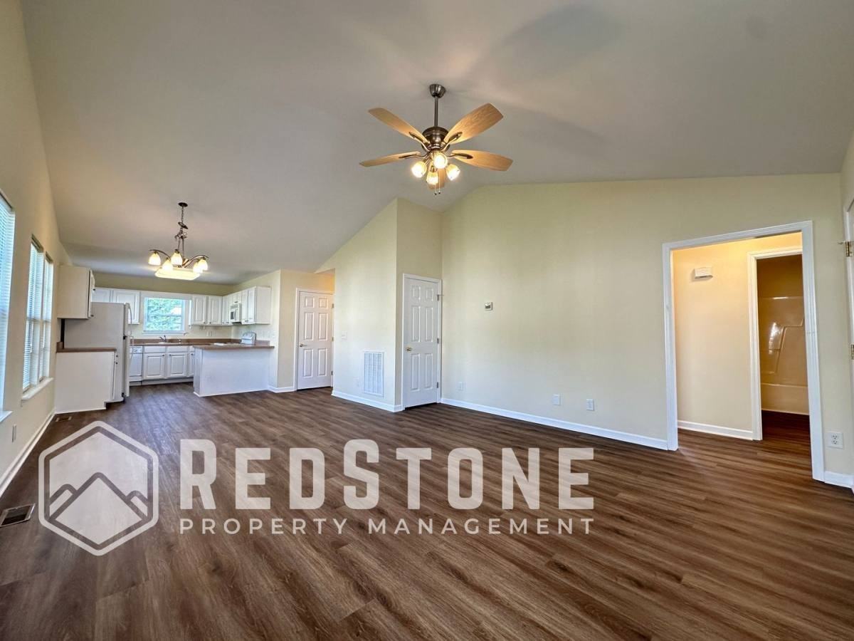 812 Jennings Berry Dr - Photo 3 of 10