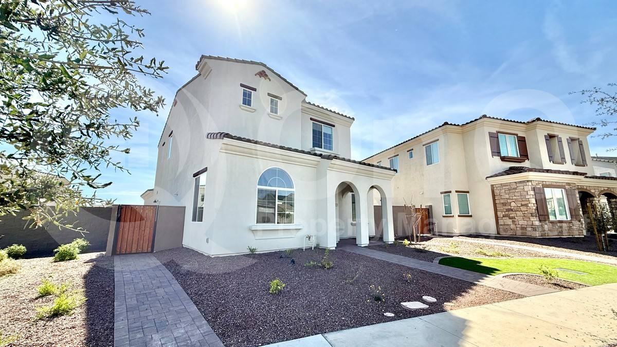 2223 W Tether Trl - Photo 2 of 10