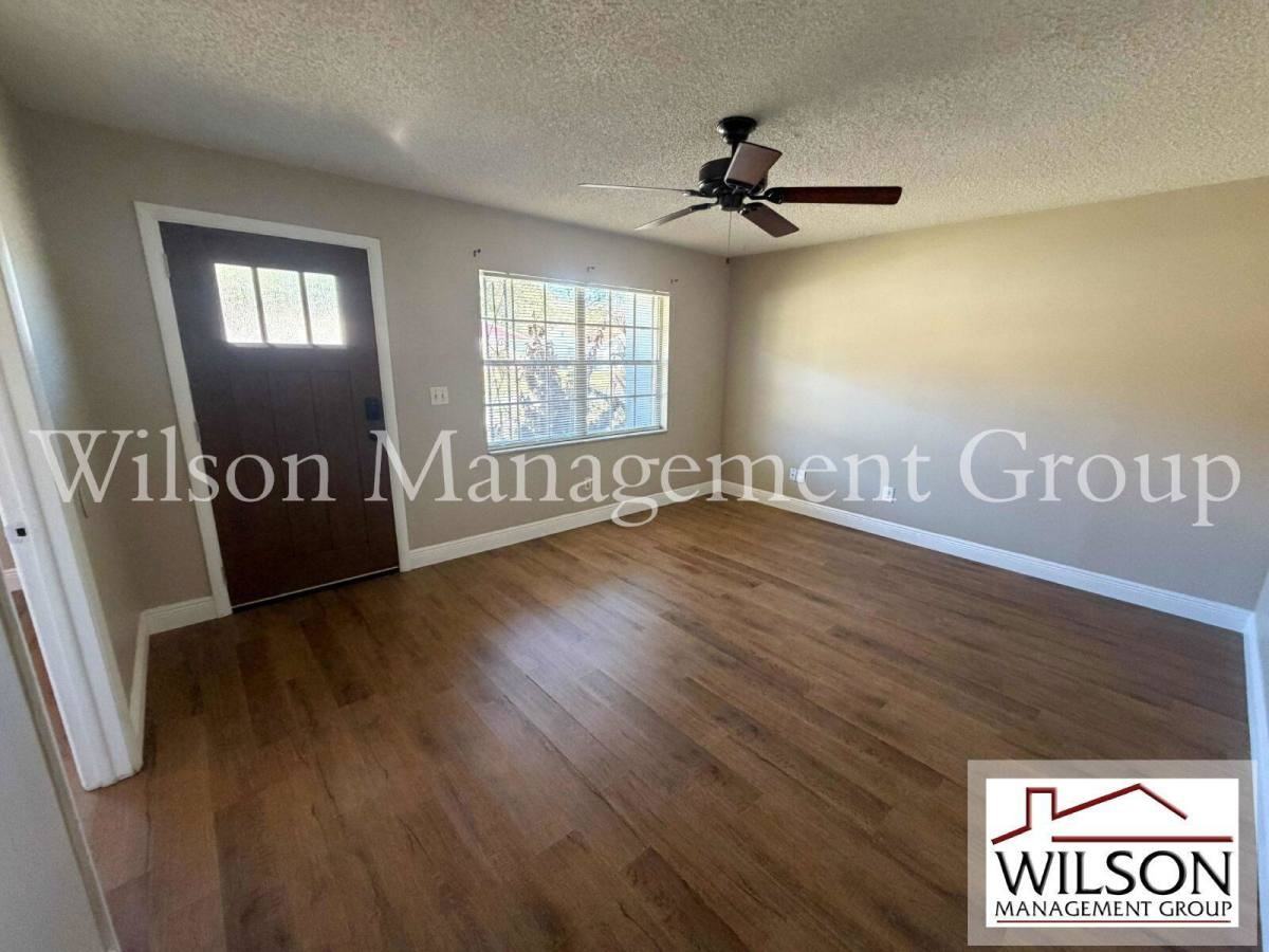 1016 Malaga St - Photo 2 of 10