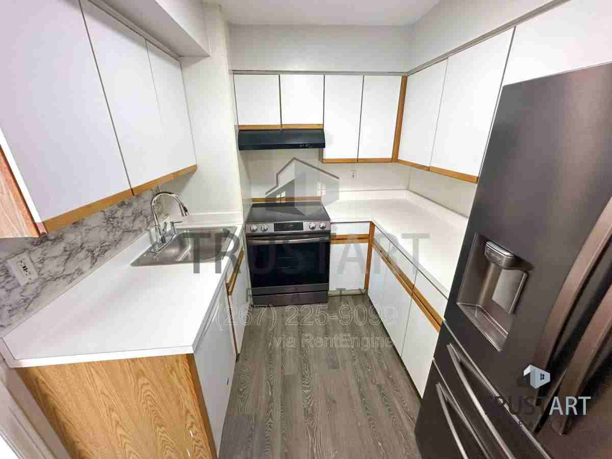 217 Stevens St - Photo 3 of 10